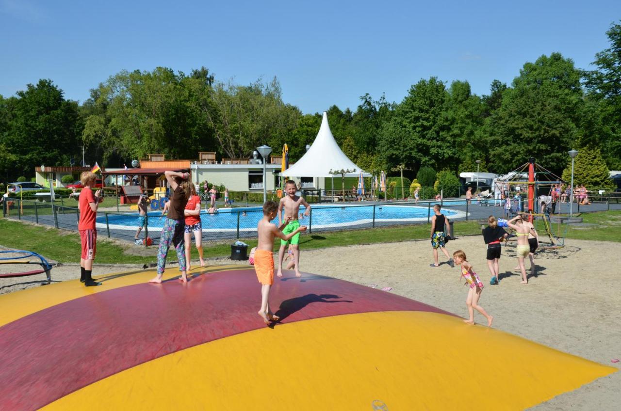 Vakantiepark 'T Urkerbos - Kabouterhuisje Εξωτερικό φωτογραφία